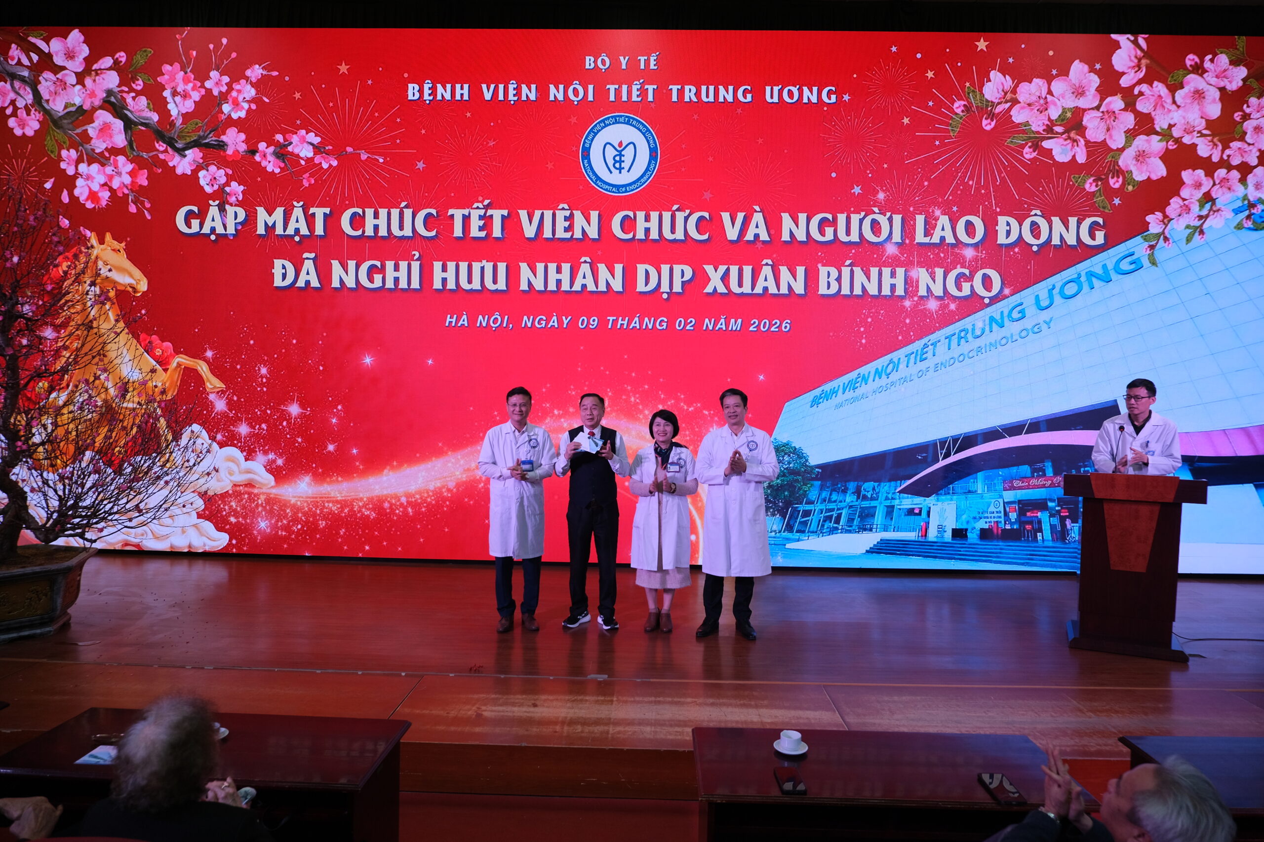 Bệnh viện Nội tiết Trung ương gặp mặt cán bộ hưu trí nhân dịp cuối năm