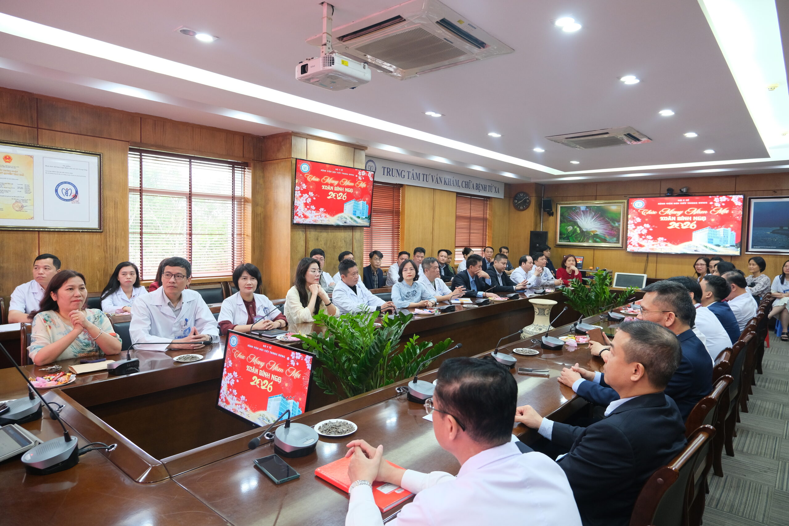 Bệnh viện Nội tiết Trung ương giao ban khai xuân