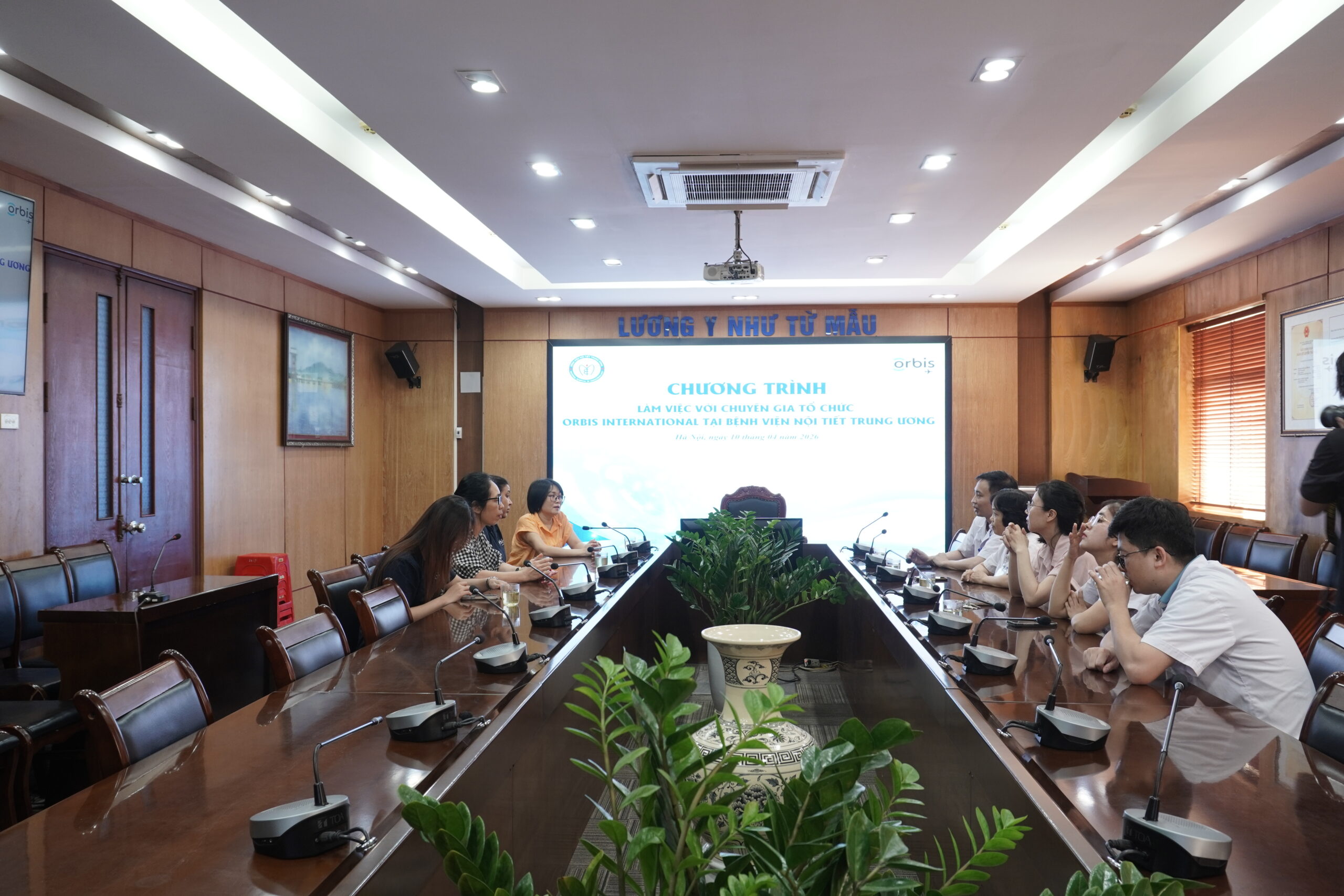 Bệnh viện Nội tiết Trung ương tăng cường hợp tác quốc tế và đẩy mạnh giáo dục sức khỏe về biến chứng võng mạc đái tháo đường