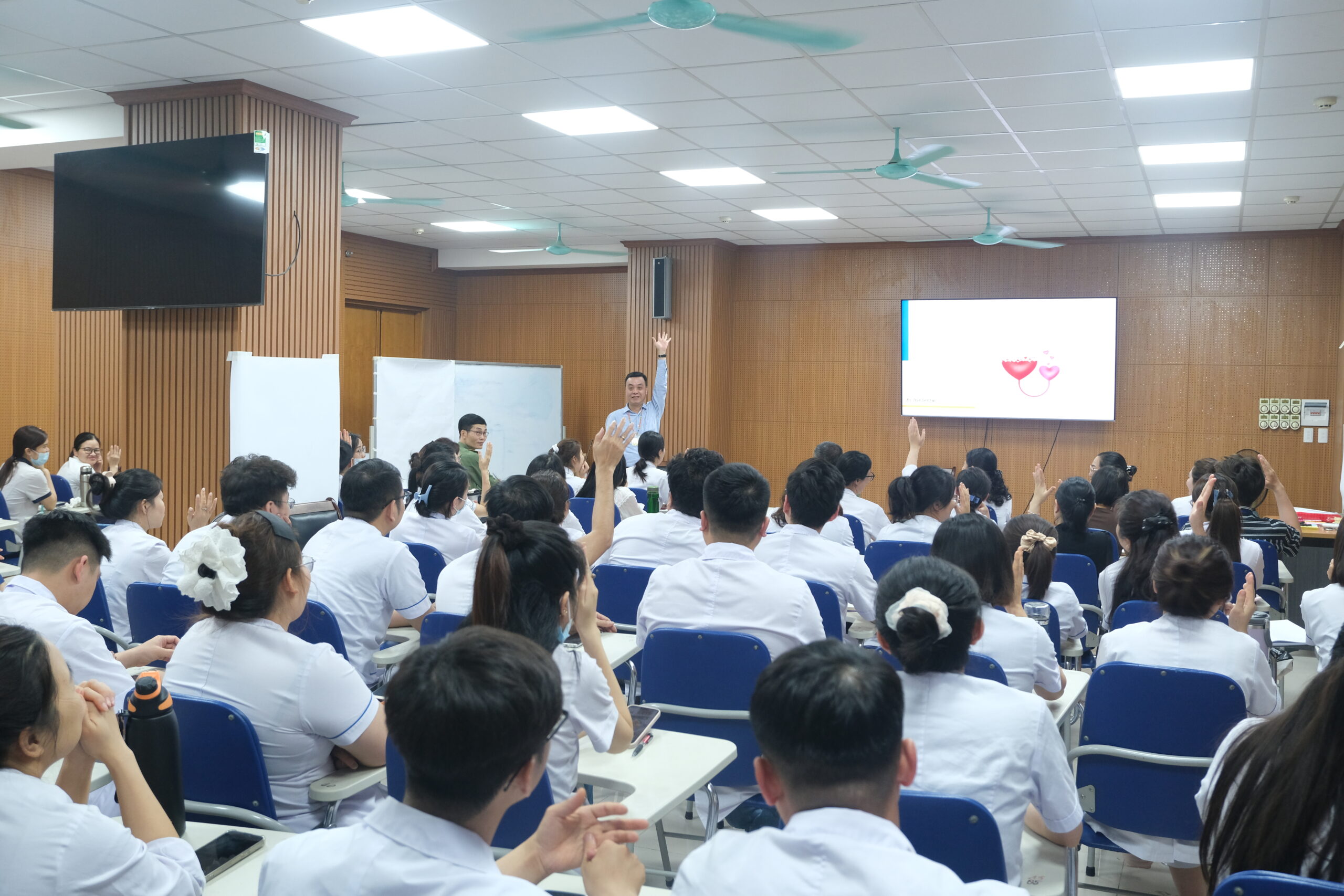 Bệnh viện Nội Tiết Trung ương tổ chức lớp tập huấn giap tiếp theo mô hình AIDET – Nâng cao chất lượng phục vụ người bệnh