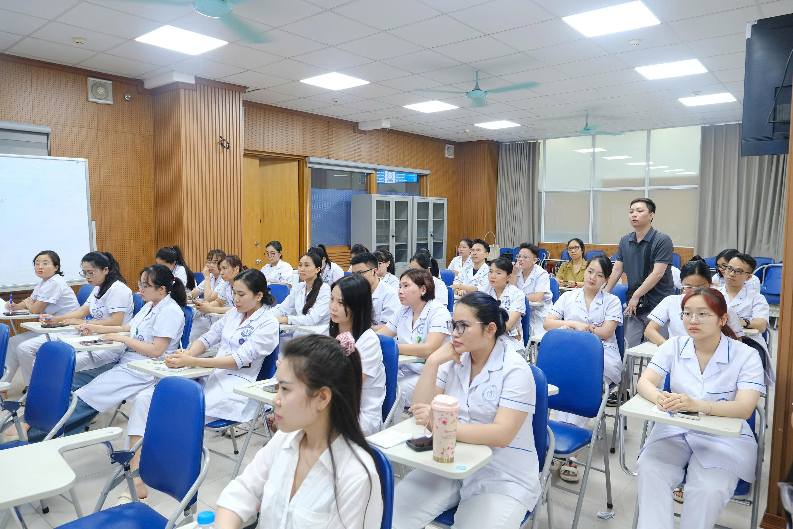 Bệnh viện Nội tiết Trung ương tổ chức khóa đào tạo chuyên sâu: “Kỹ năng truyền thông/tư vấn cho nhân viên y tế”