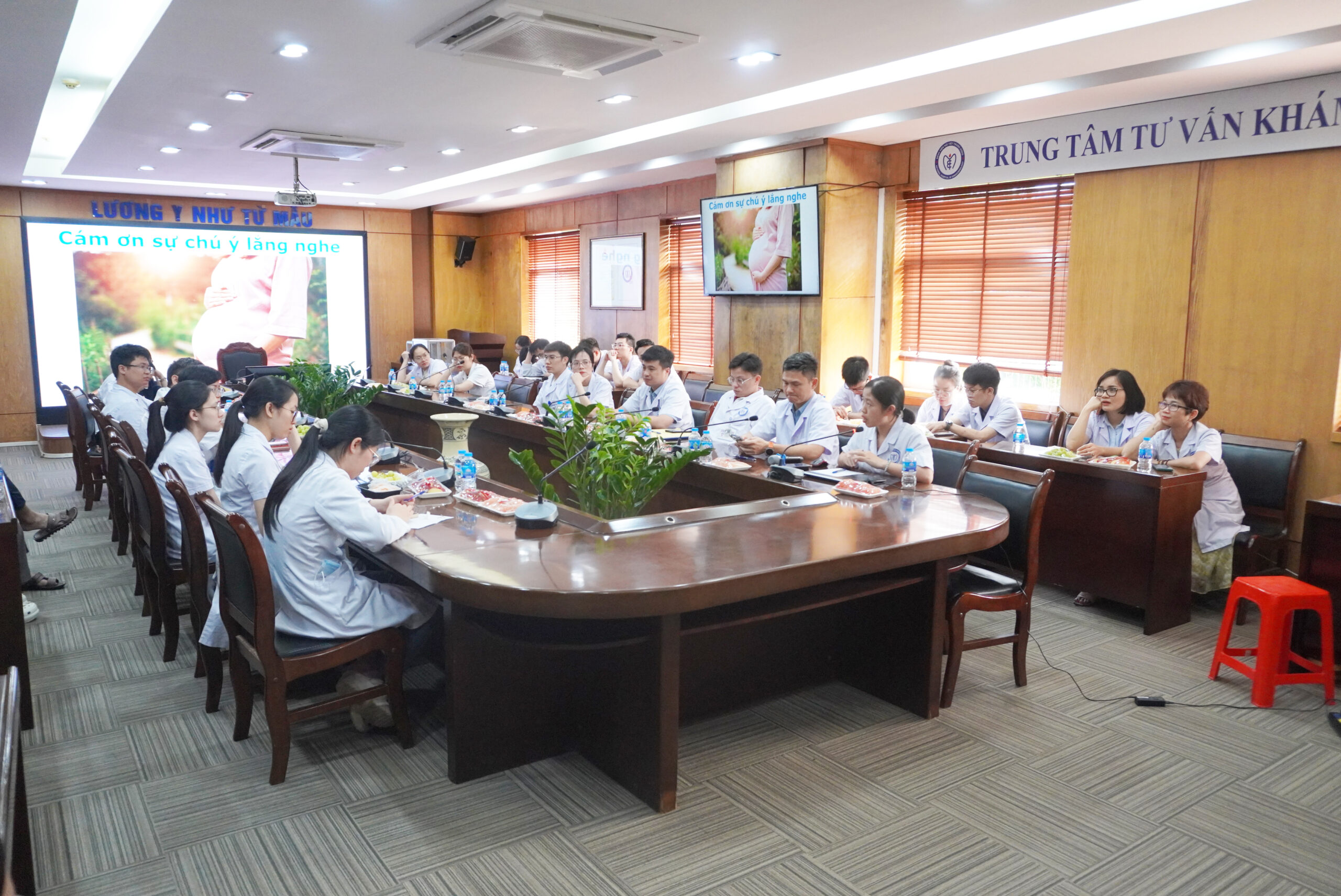 Sinh hoạt khoa học của Câu lạc bộ Thầy thuốc trẻ Bệnh viện Nội tiết Trung ương: Tăng đường huyết thai kỳ – mối lo ngày càng gia tăng đối với sức khỏe mẹ và bé